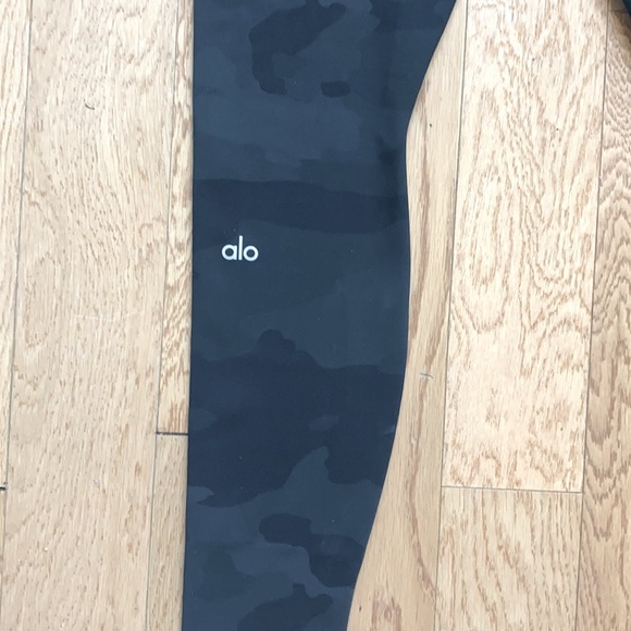 ALO HIGH WAIST VAPOR LEGGINGS - NWT! - Picture 9 of 13